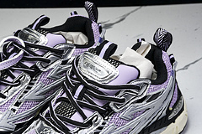 Off-White c/o Virgil Abloh