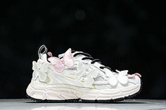 Off-White c/o Virgil Abloh