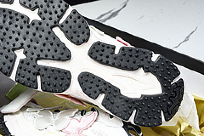 Off-White c/o Virgil Abloh