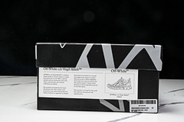 Off-White c/o Virgil Abloh