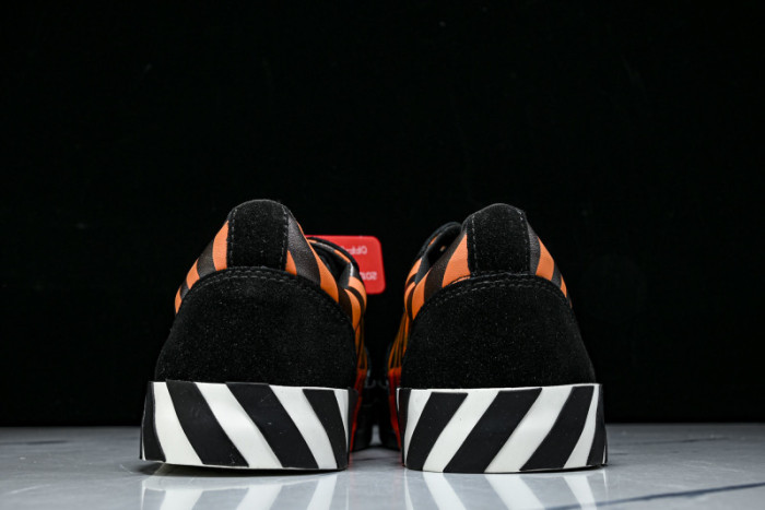 Off-White c/o Virgil Abloh