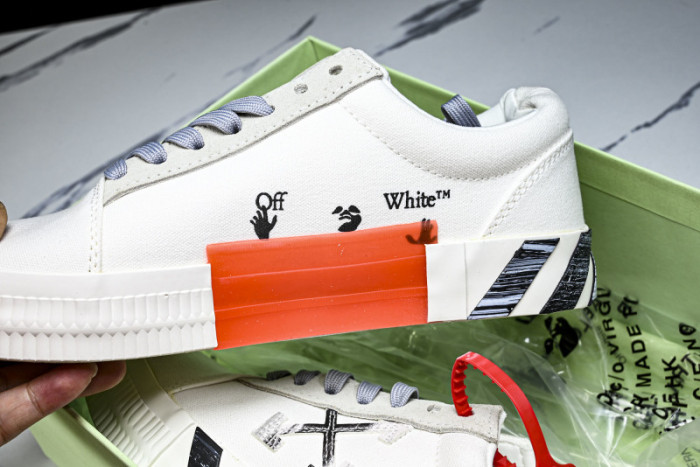 Off-White c/o Virgil Abloh