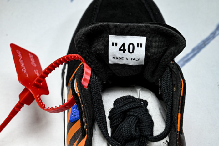 Off-White c/o Virgil Abloh