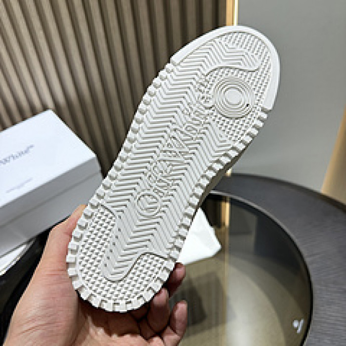 Off-White c/o Virgil Abloh