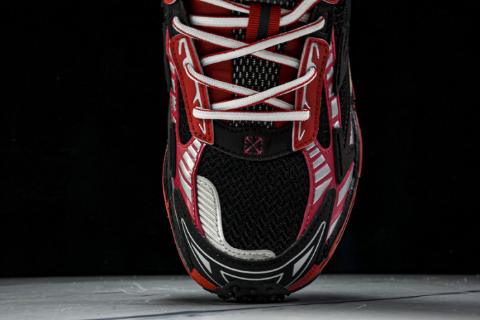 Off-White c/o Virgil Abloh