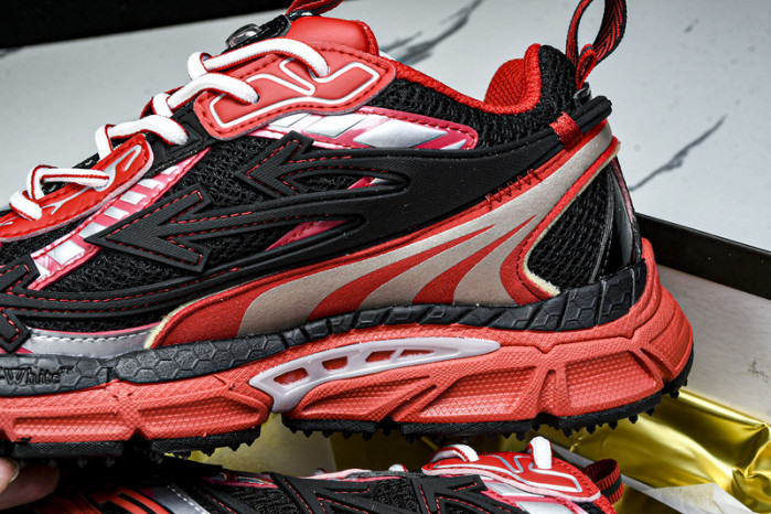 Off-White c/o Virgil Abloh