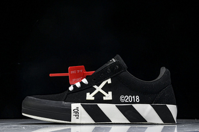 Off-White c/o Virgil Abloh