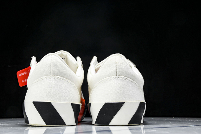 Off-White c/o Virgil Abloh