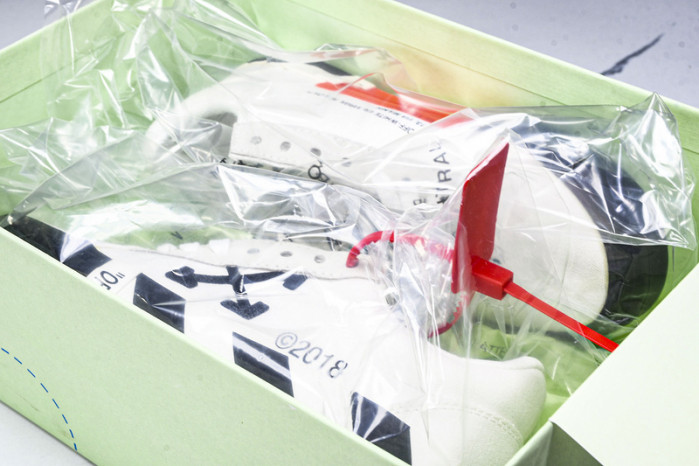 Off-White c/o Virgil Abloh