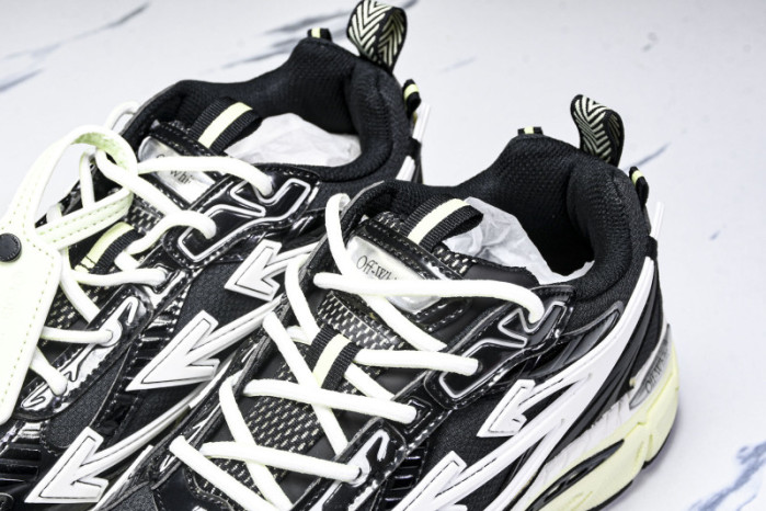 Off-White c/o Virgil Abloh