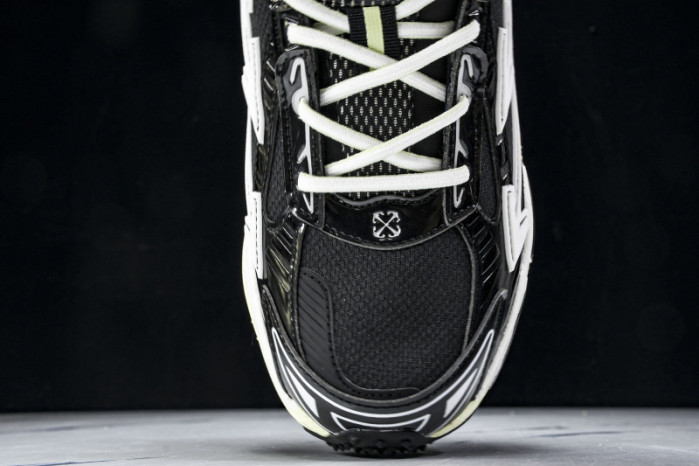 Off-White c/o Virgil Abloh