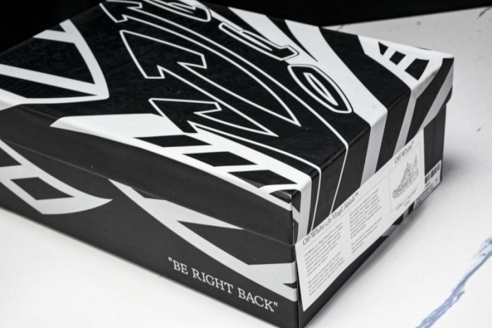 Off-White c/o Virgil Abloh