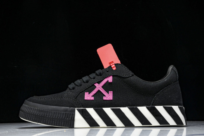 Off-White c/o Virgil Abloh