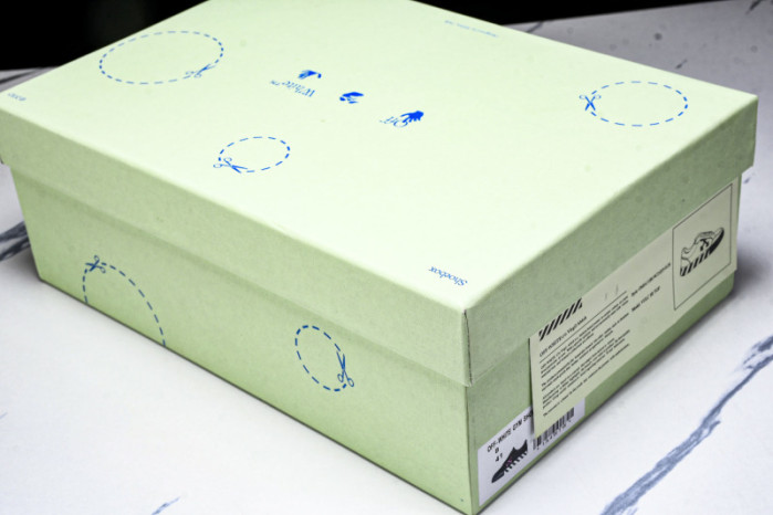 Off-White c/o Virgil Abloh