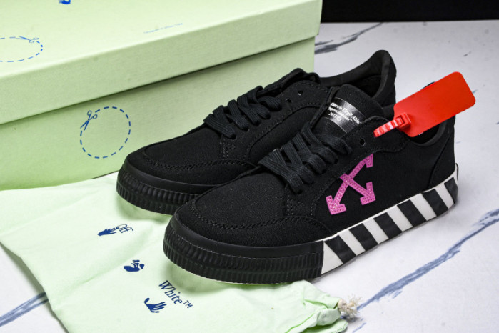 Off-White c/o Virgil Abloh