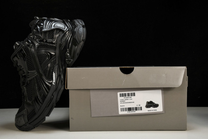 Ba*len*cia*ga Runner 772767 W3RMU9034