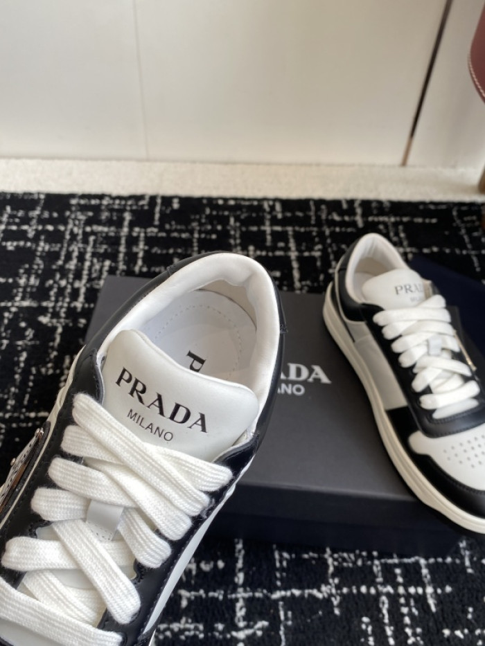 Pra*a SNEAKER