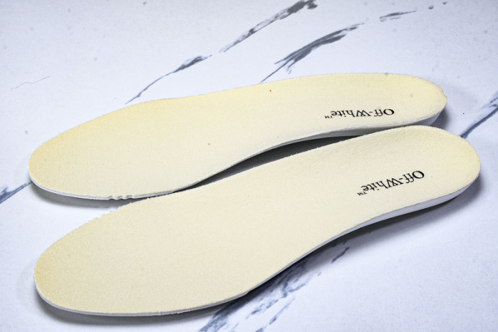 Off-White c/o Virgil Abloh