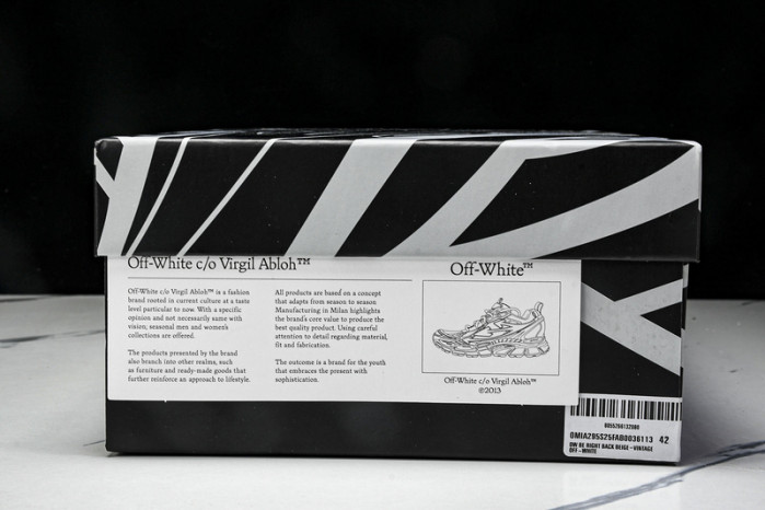 Off-White c/o Virgil Abloh