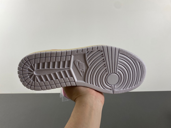 Travis Scott x Air Jordan 1 Low CQ4277-113