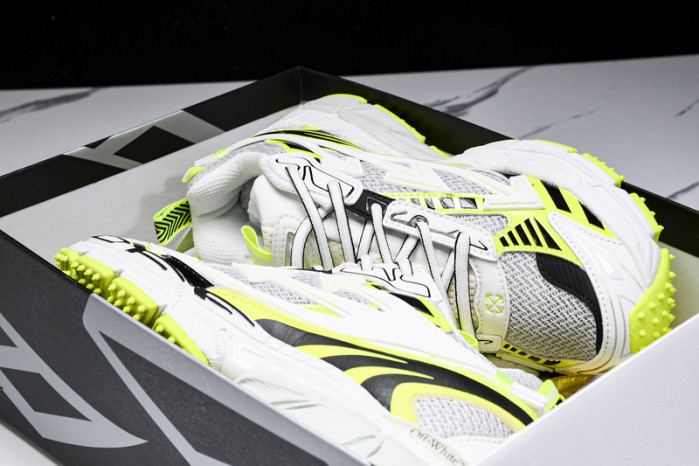 Off-White c/o Virgil Abloh