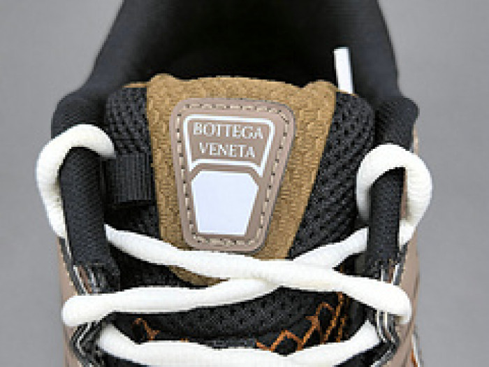 Bo*te*ga Ve*ne*ta BV052