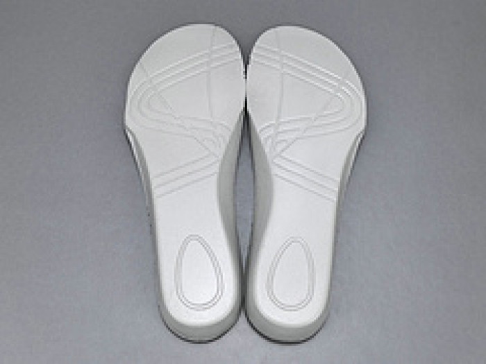 Bo*te*ga Ve*ne*ta BV052